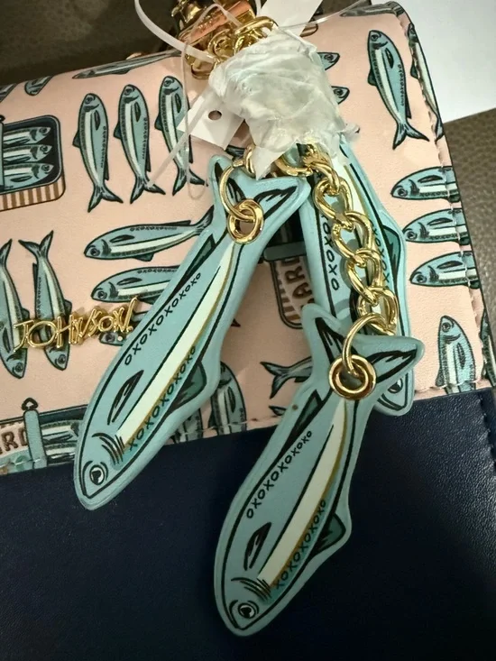 Betsey Johnson Sardine Bag NWT Viral🐟 - Picture 2 of 7